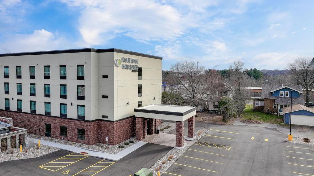 Cobblestone Hotel & Suites - Mosinee Exterior foto